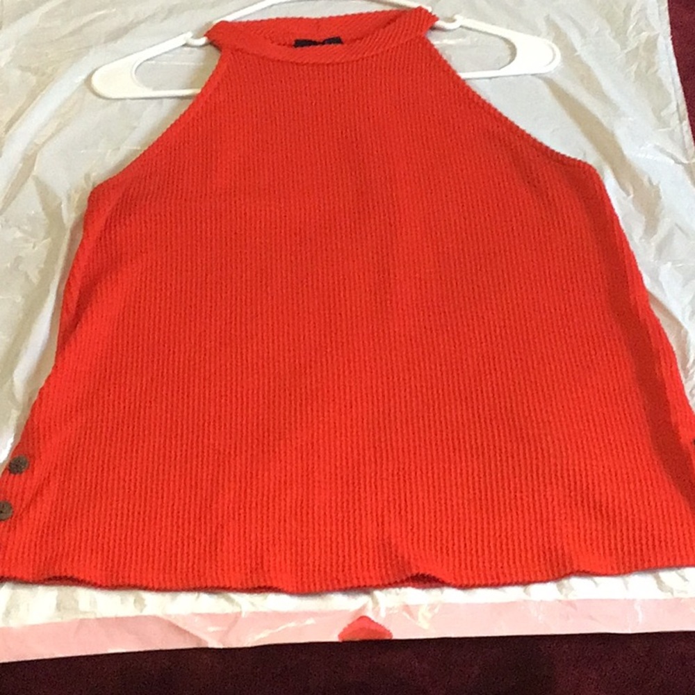 W5 orange ribbed sleeveless shirt.